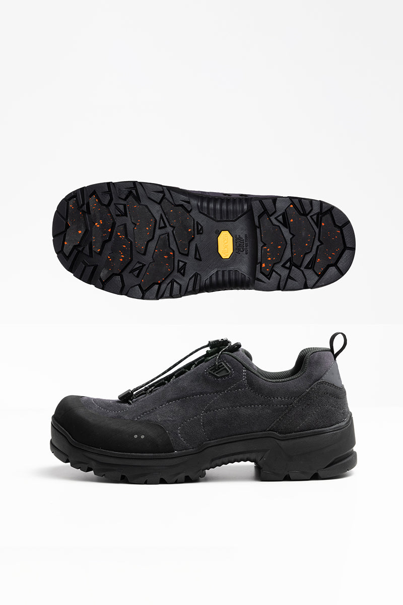 Vibramトレッキング用滑り止めワークブーツNLBLTBX001