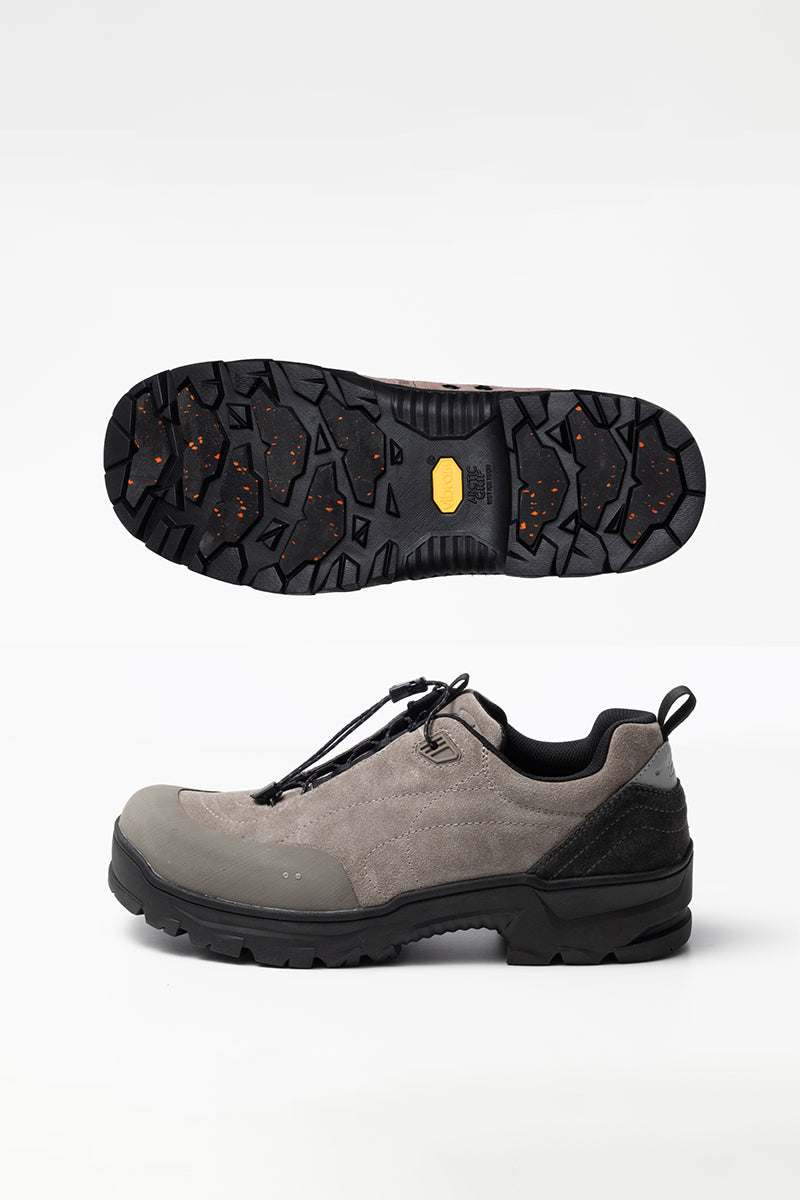 Vibramトレッキング用滑り止めワークブーツNLBLTBX001
