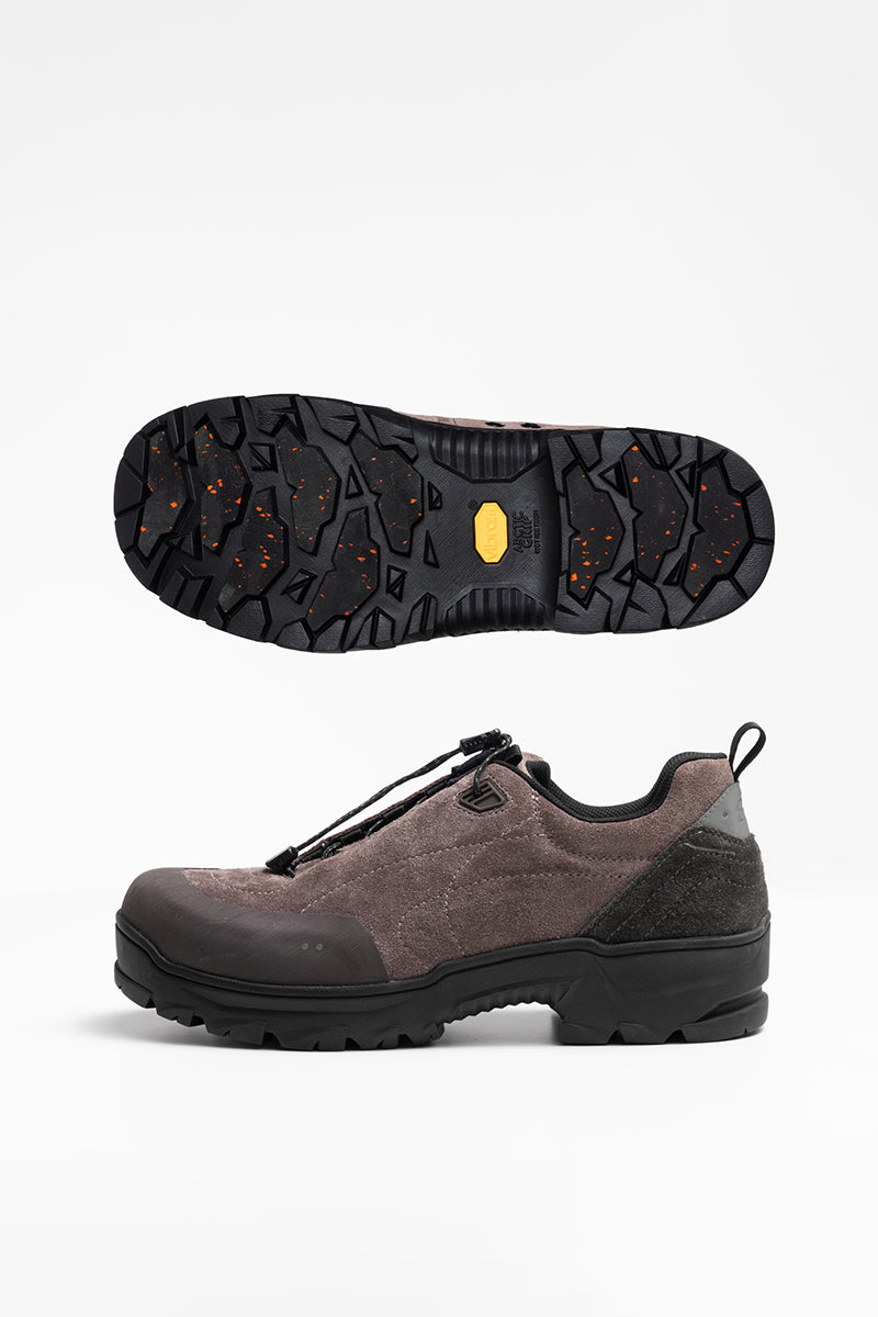 Vibramトレッキング用滑り止めワークブーツNLBLTBX001