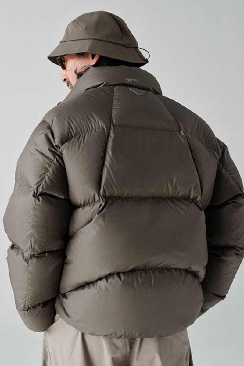 スタンドカラー軽量ダウンジャケット25BLYR002