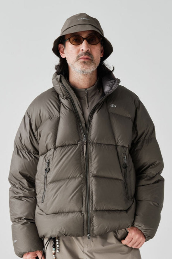 スタンドカラー軽量ダウンジャケット25BLYR002