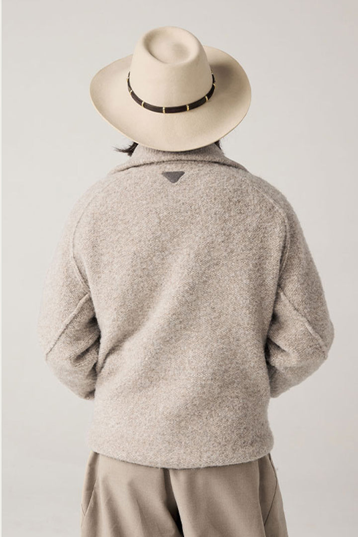 ポケット付きハイネックニットセーター25BLMS006