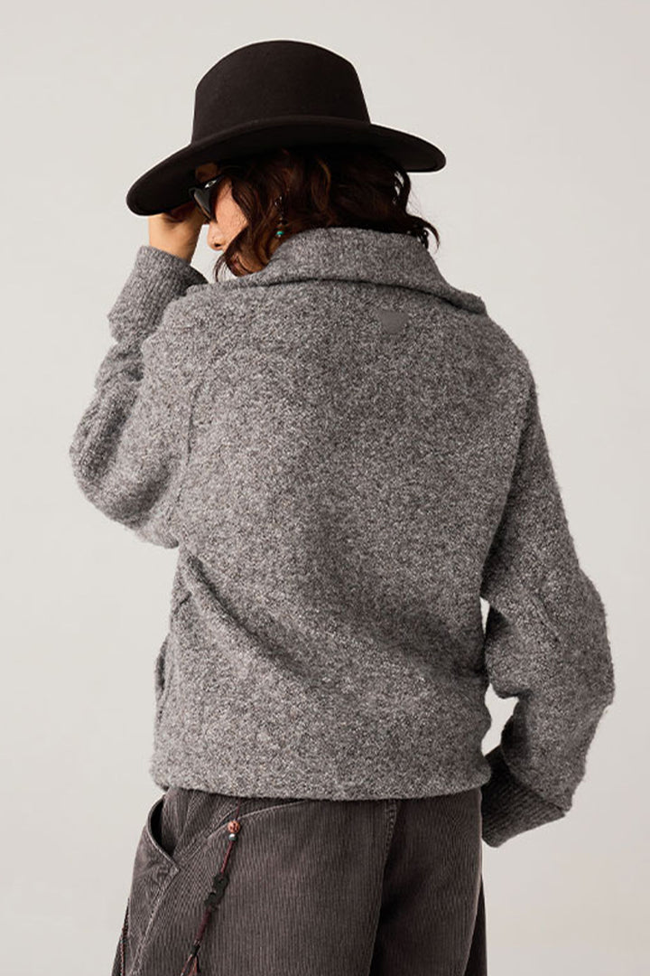 ポケット付きハイネックニットセーター25BLMS006