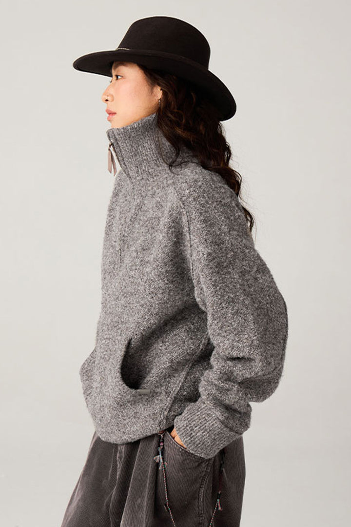 ポケット付きハイネックニットセーター25BLMS006